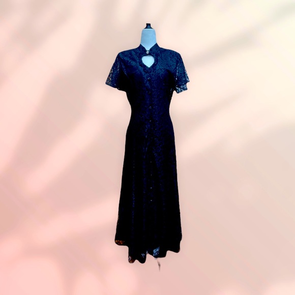 Amazing Classic, Gothic or Princess Dress! - Picture 1 of 12